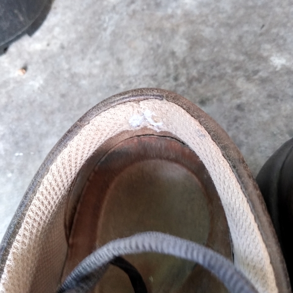 Keen men Austin size 8.5 urban shoe. Olive green w/ range stitching. - Picture 9 of 11